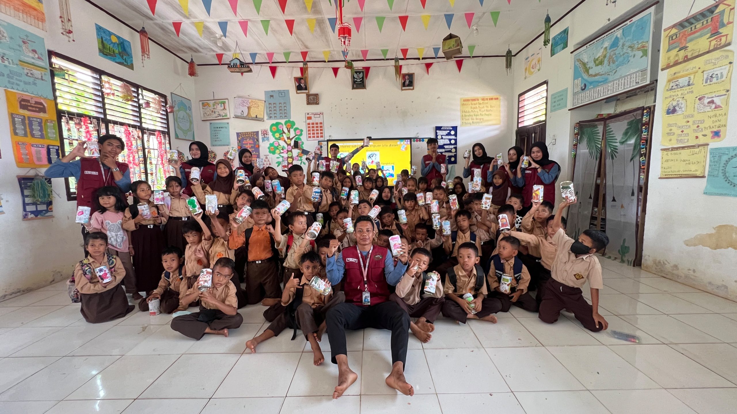 KKN UIN Jambi Edukasi Menabung kepada Siswa