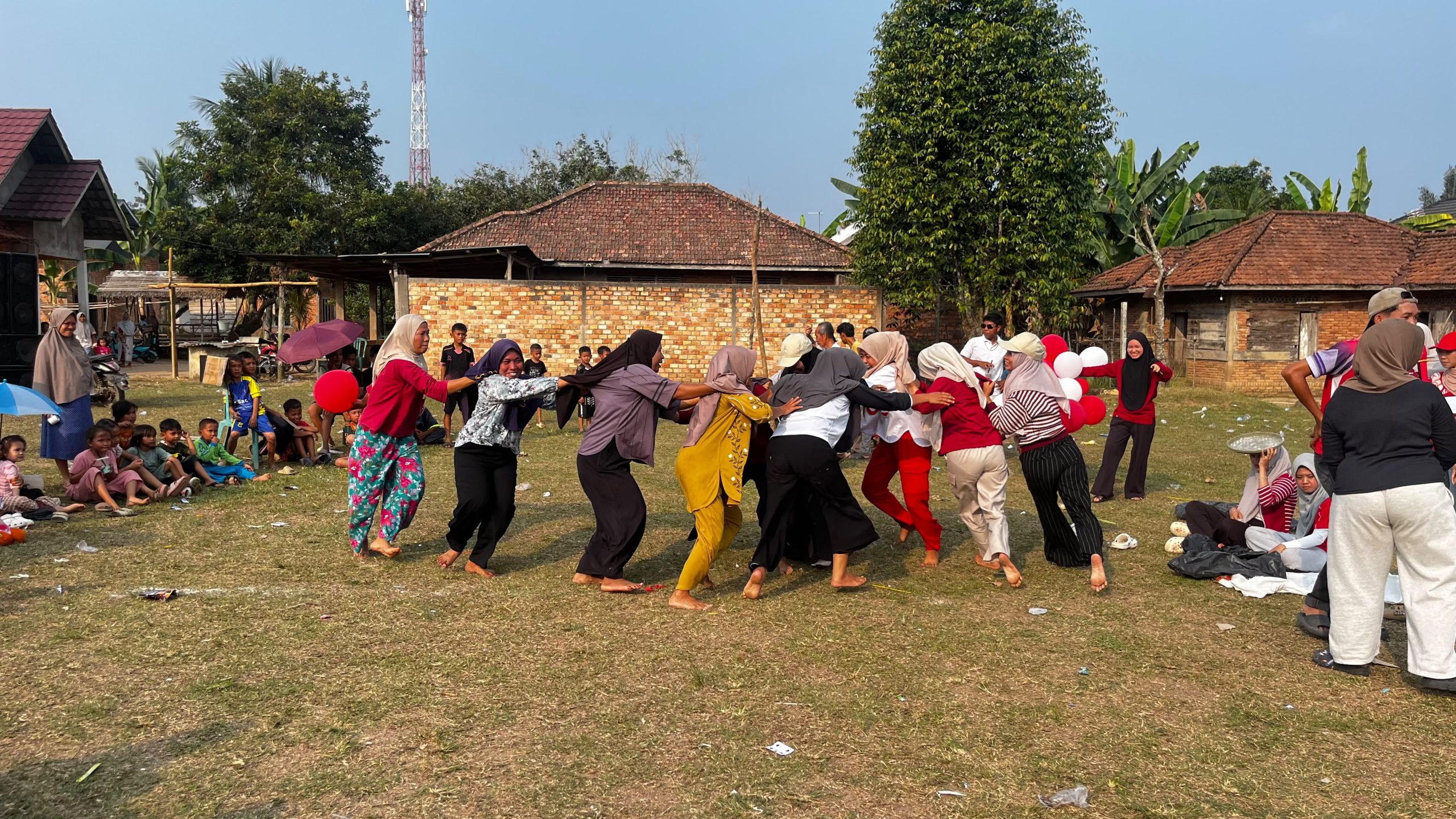 Warga Lopak Aur Semarakkan Kemerdekaan dengan Lomba Desa