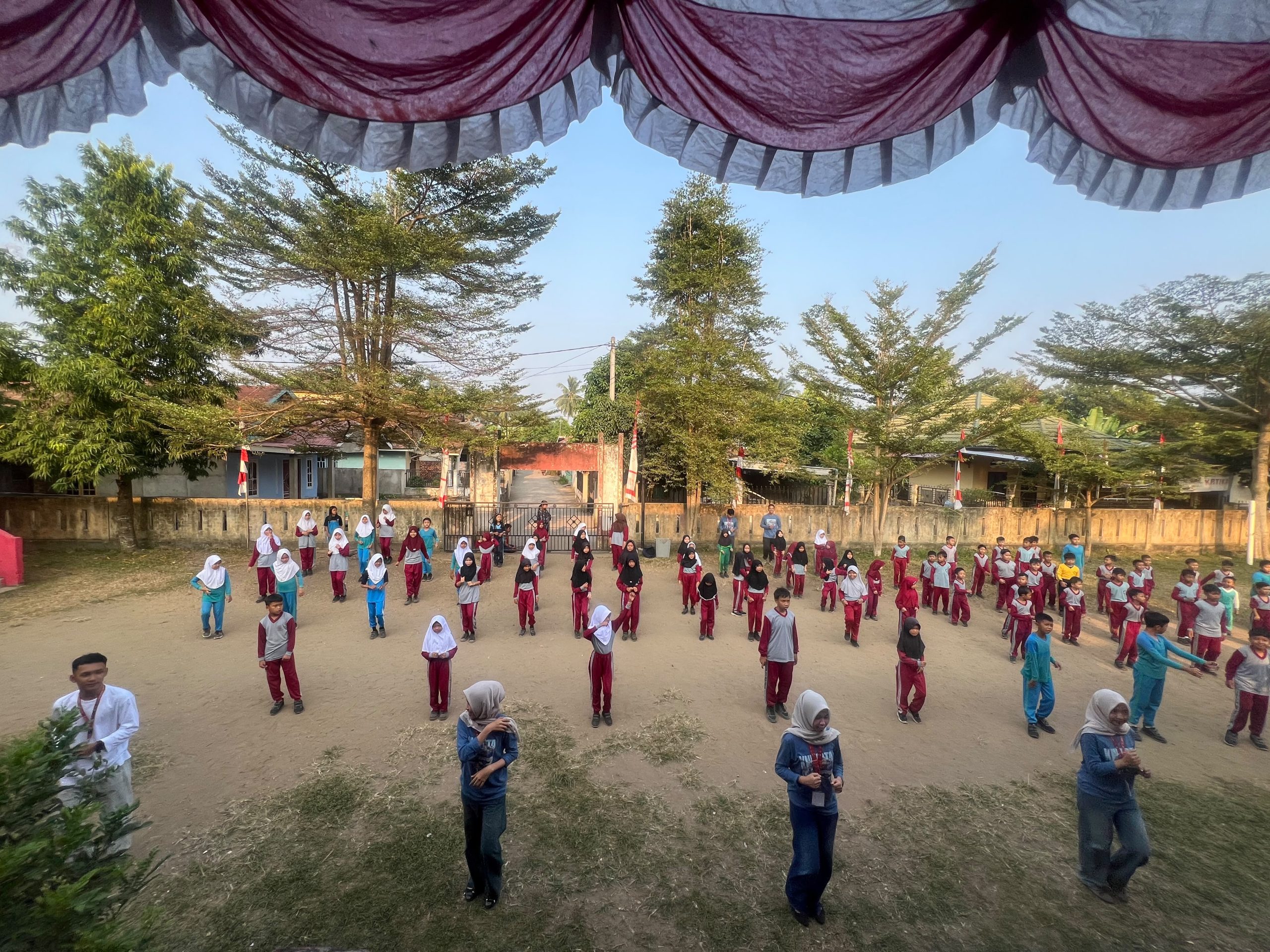 Senam Bersama Dorong Anak Desa Kunangan Hidup Lebih Sehat