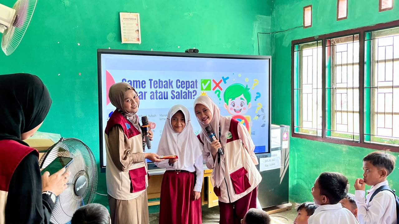 Mahasiswa KKN Edukasi Siswa tentang Bahaya Rokok