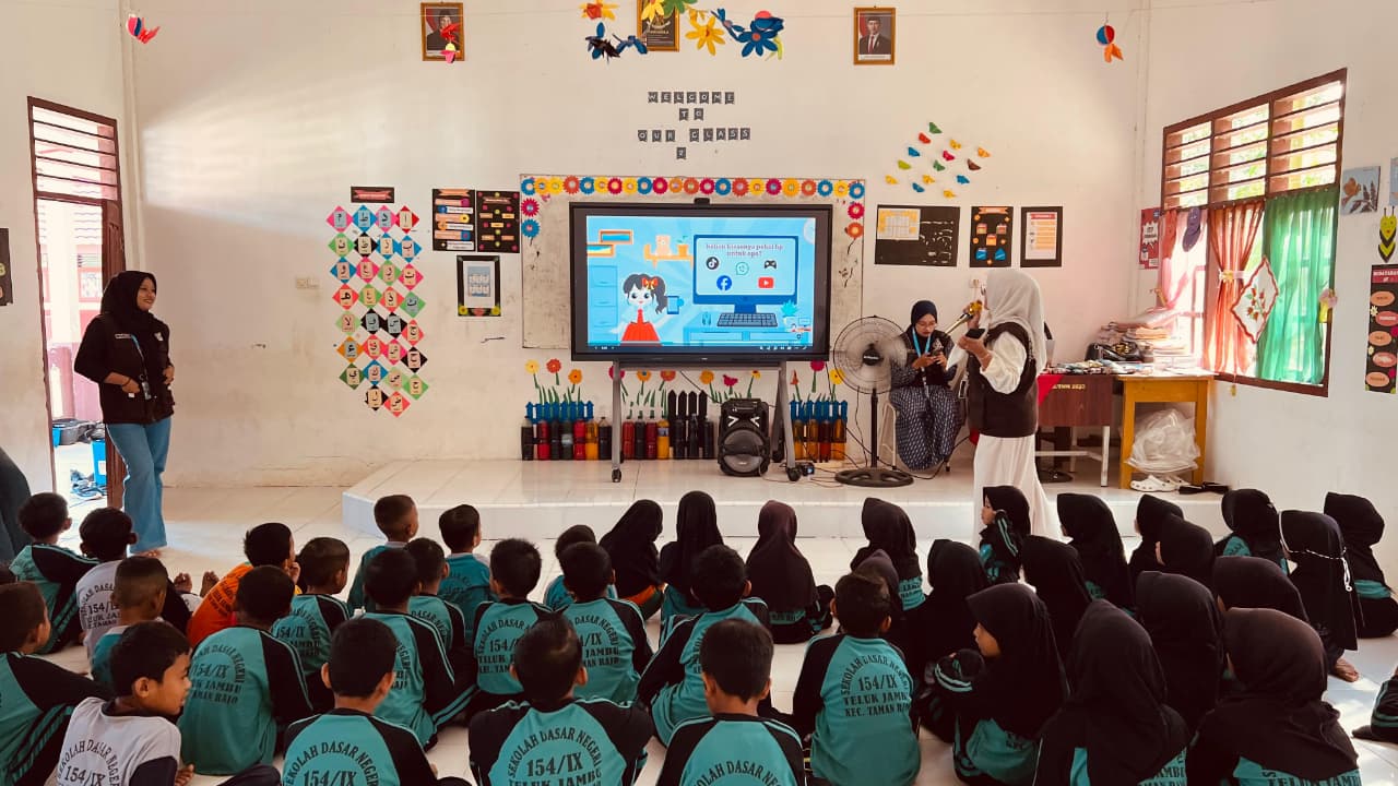 Mahasiswa KKN Edukasi Bijak Bergadget Sejak Dini