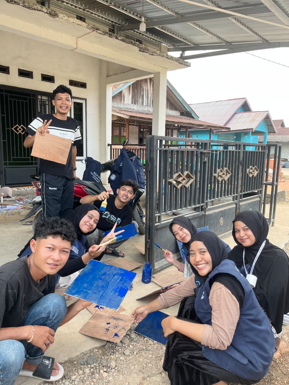 KKN Posko 07 Hias Jalan MTQ Lubuk Ruso dengan Asmaul Husna