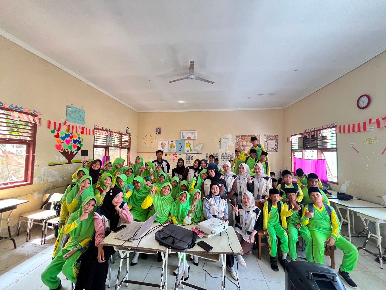 Mahasiswa KKN Edukasi Keamanan Digital