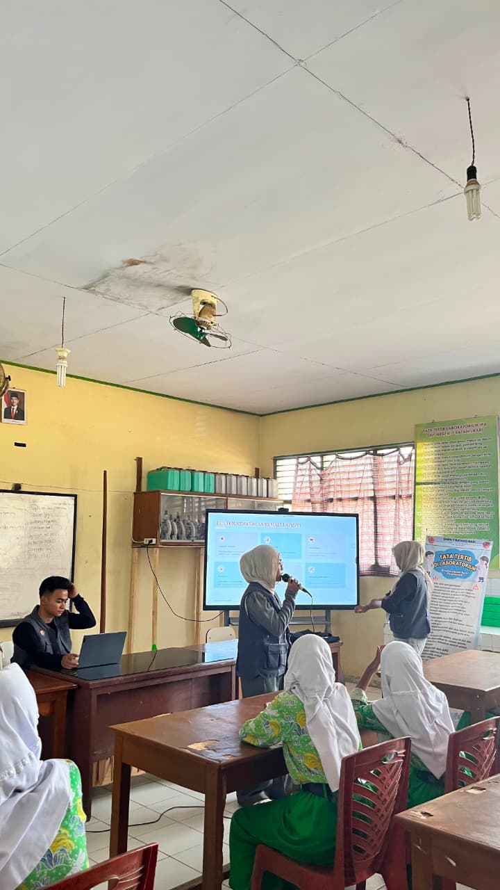 Mahasiswa KKN Edukasi Pencegahan Kenakalan Remaja